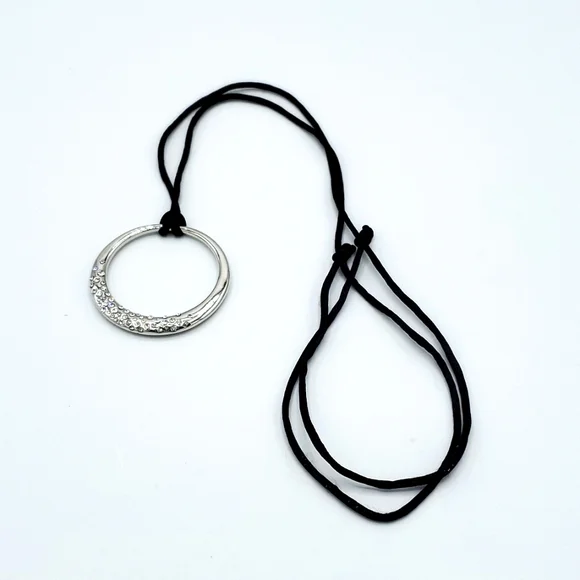Swarovski Crystal Silver Circle Necklace Pendant - Picture 3 of 4